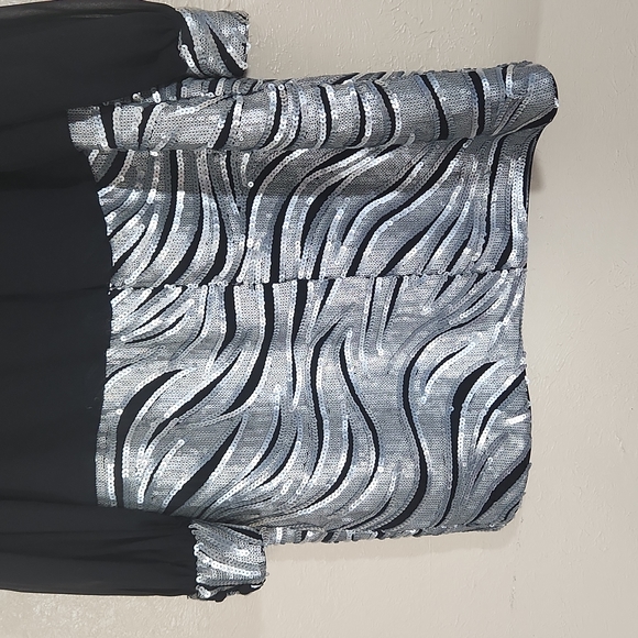 Cache Black/Silver Sequined Cold Shoulder Dress SZ 14 - Picture 6 of 7